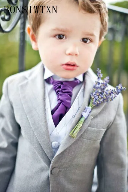 Ring-bearer-outfit-with-lavender-boutonniere