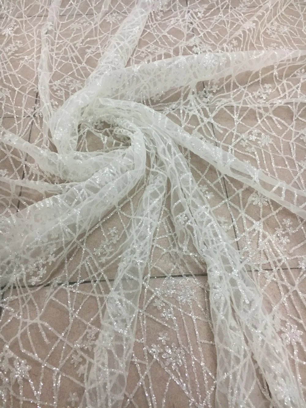 

New design glued glitter sequins French tulle lace fabric glued glitter african lace fabric SU-N28102 for wedding dress