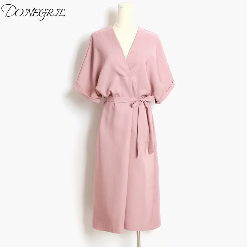 

2019 spring summer new V-neck solid color dress in the long section with belt five-point sleeve loose large size women's dress