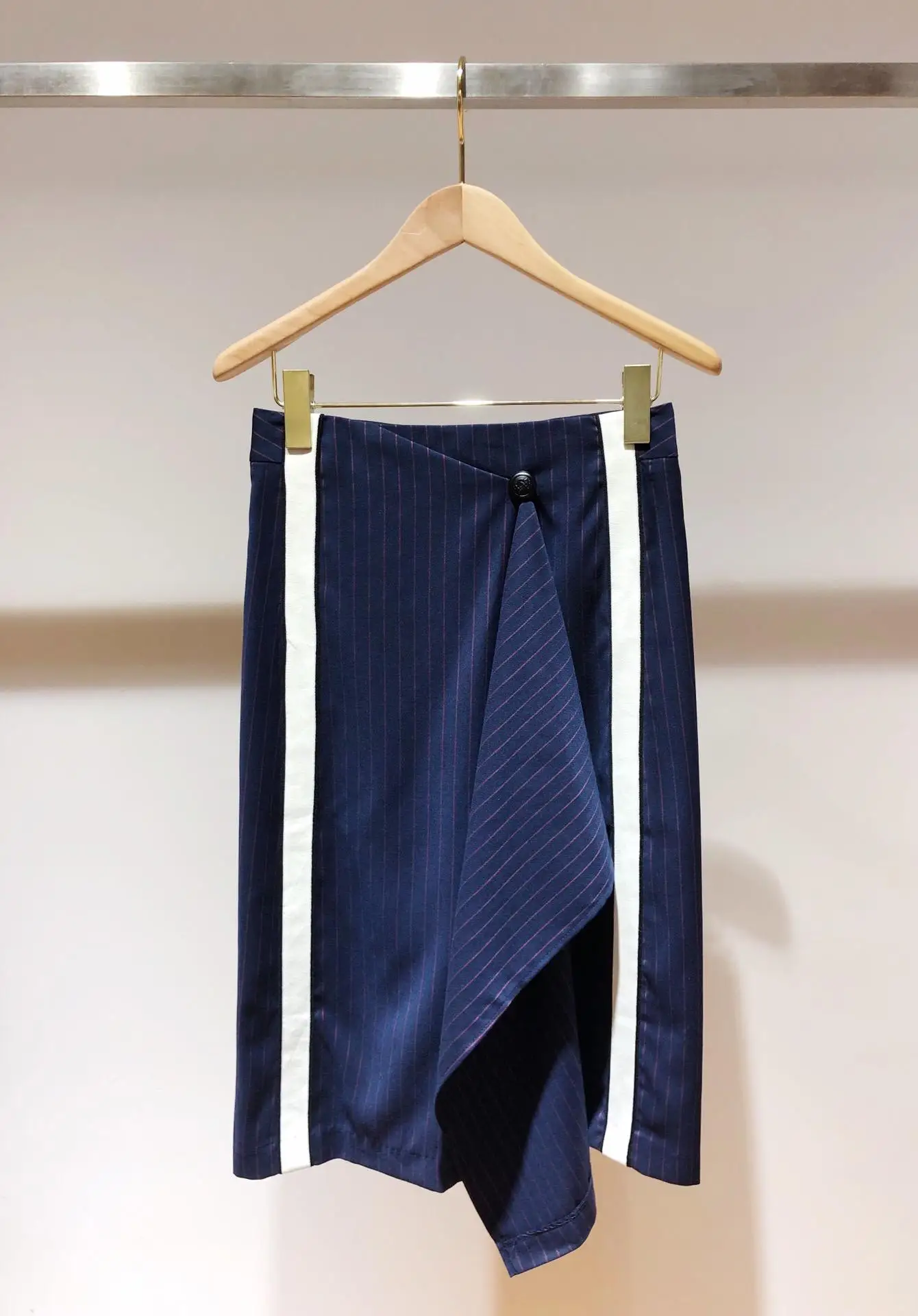 

2019 new ladies fashion sexy contrast color irregular stripes skirt 0718