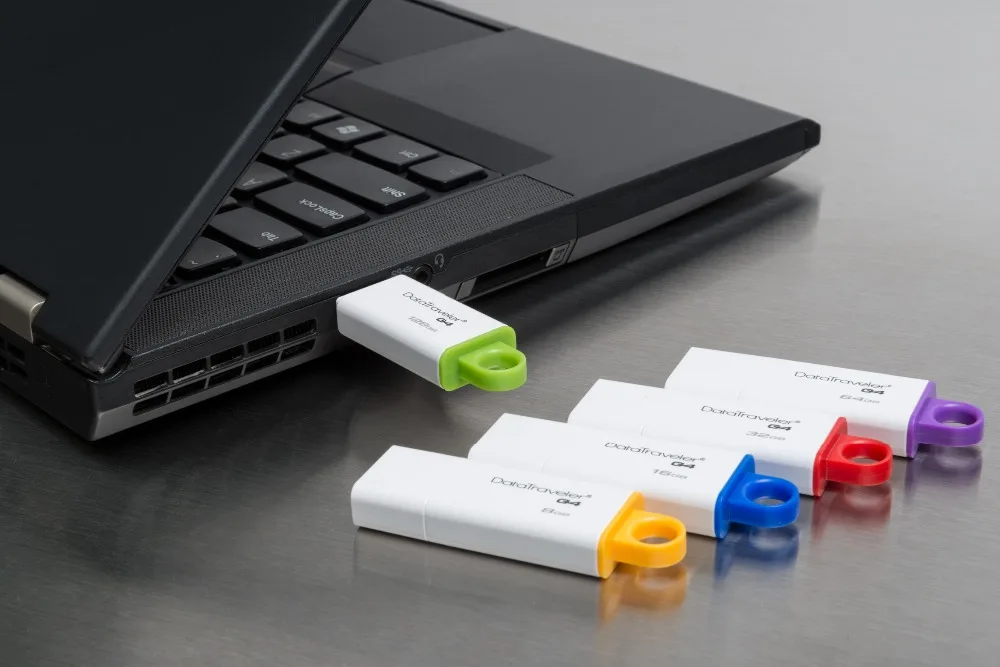 DataTraveler G4 usage image_DT1G4-usage-laptop-2_22_10_2013 18_18