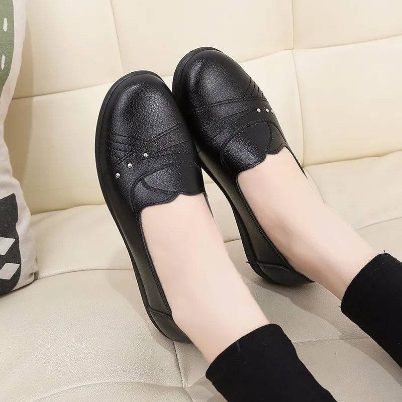 

HEE GRAND Women Slip On Casual Flats Soft Leather Women Shoes Fashion Spring Outside Round Toe Solid Flats Size 35-40 XWD7434