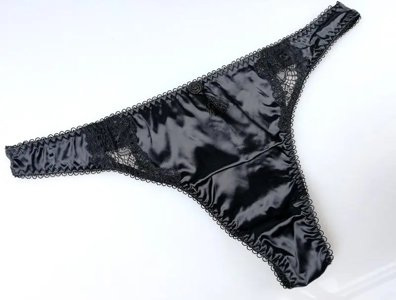 Милавица красный комплект. Красный бюстгальтер с бантиком. Стринги бюст. Открытый бюстгальтер obsessive - miamor. Арт лифчик стринги много на одном фото.