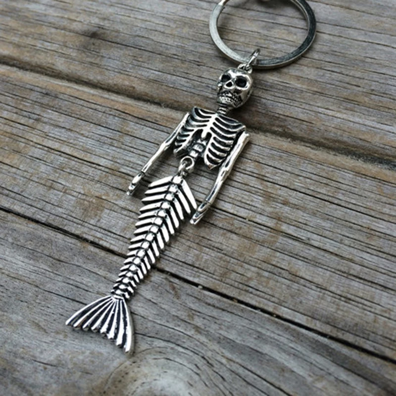 

Skull Keychain For Men Personalized Car Keychains for Couples Fashion Foldable Spider Key Chains Key Rings bag Halloween Gifts