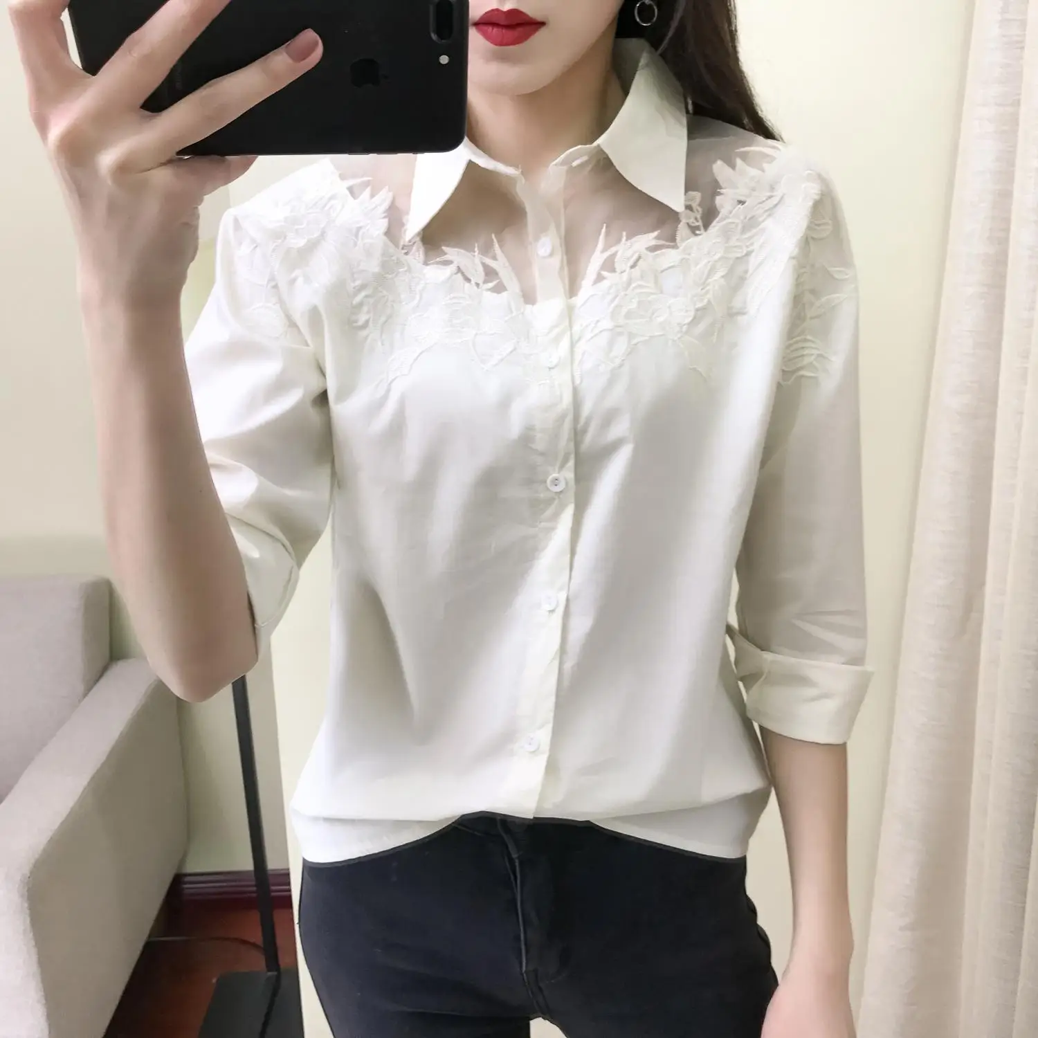 

2019 Spring Autumn New Wild Bud Silk Yarn White Women Shirt Street Long-sleeved Mesh Bottoming Female Shirt Women Tops