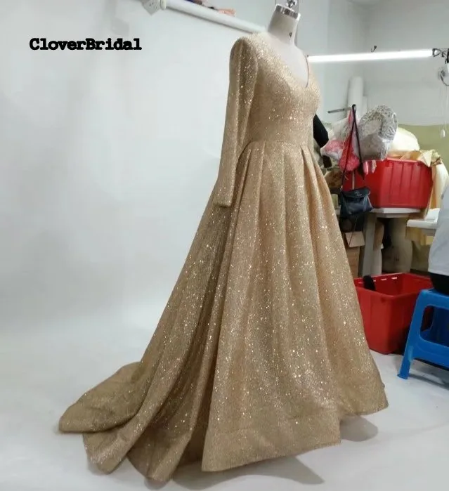 CloverBridal Высокое качество Новые мода Bling с длинным рукавом золотое свадебное платье сексуальный глубокий V образным вырезом со шлейфом