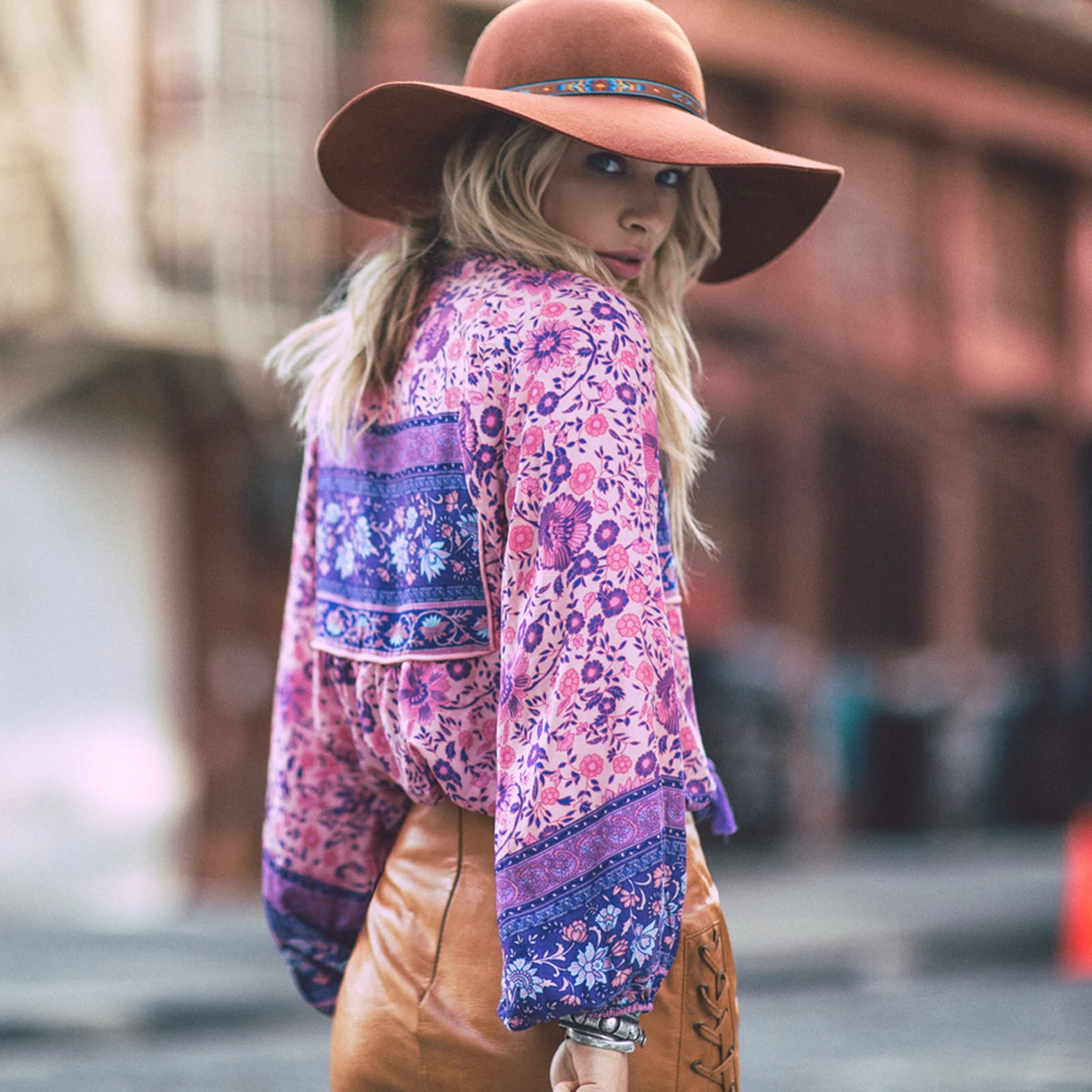 

Boho Floral Hippie Blouse 2018 Autumn Women Sexy V neck Lace Up Long Sleeve Shirts Tops Ladies Vintage Casual Blouses and Tops