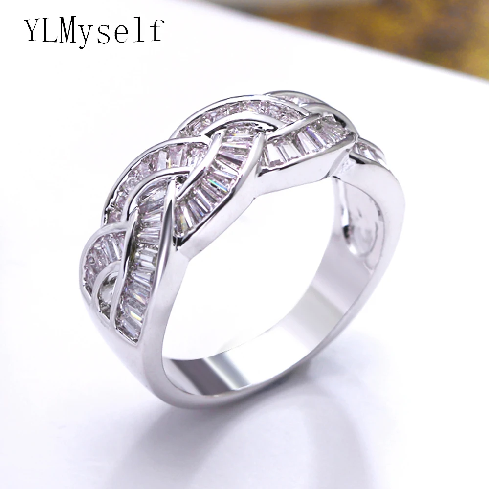 Excellent Quality Finger Ring Trendy Jewelry White and Gold Color AAA Bright Cubic Zirconia Elegant Rings for Women