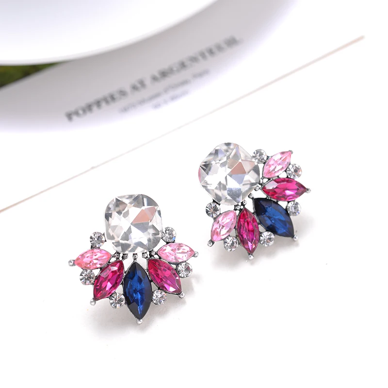

LUBOV Beautiful Multiple Colors Crystal Flower Stud Earrings Rhinestone Colorful Crystal Piercing Earrings Women Party Jewelry