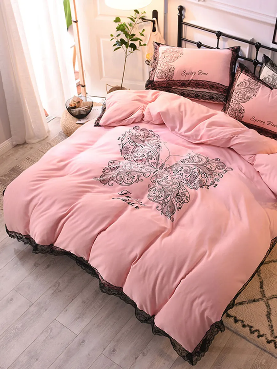 

4 Pcs Bedding Set Butterfly Pattern Lace Beautiful Supple Duvet Cover Set
