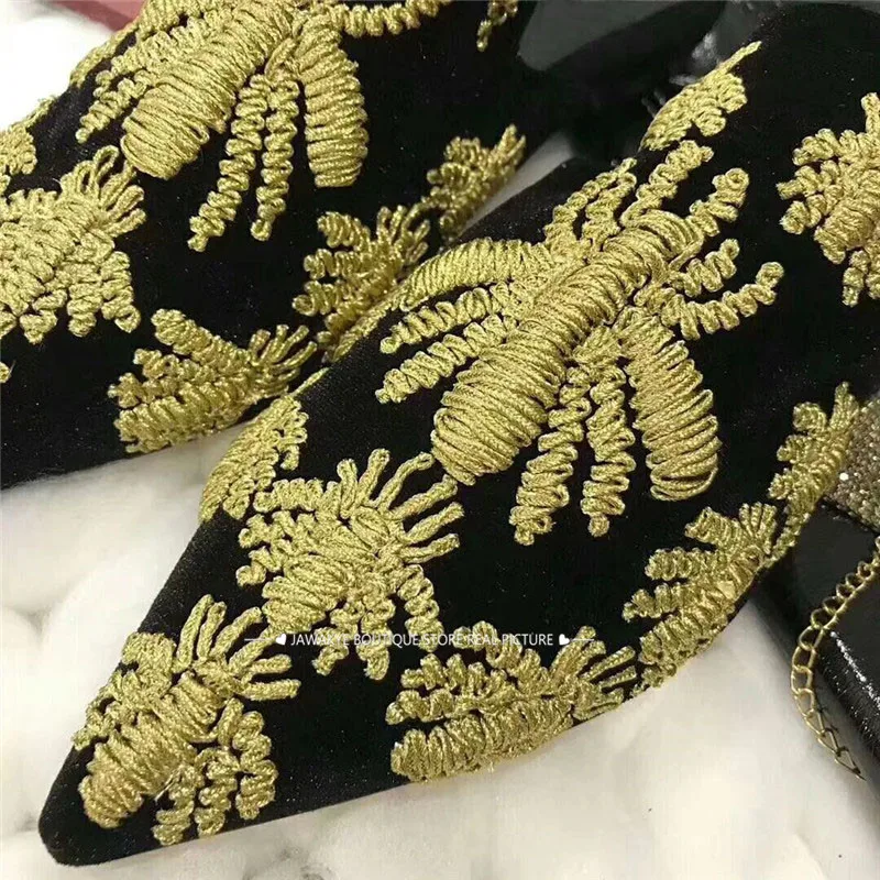 Экзотические Тапочки с вышивкой и острым носком; женские шлепанцы ручной работы со стереоскопическим рисунком звезды-паука; бархатные лоферы на плоской подошве; женская обувь