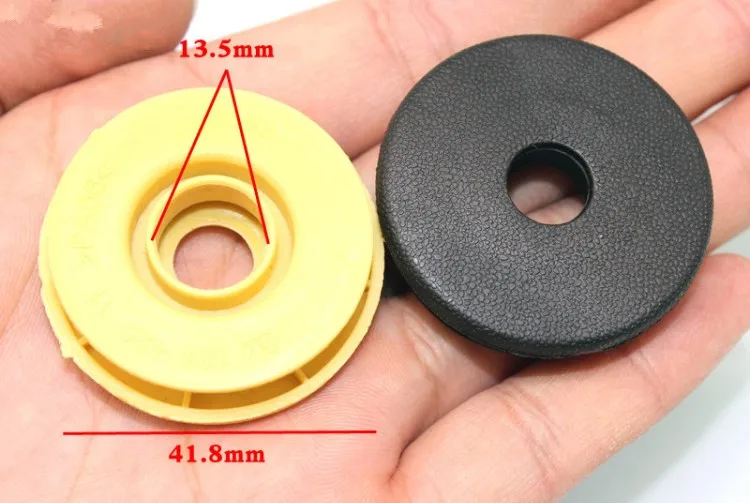 

2pcs Automobile original car floor mat carpet fixed combination plastic to match the buckle of the footpad fitting card
