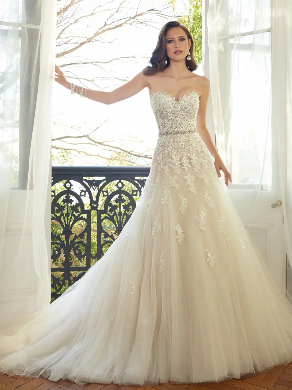 Sweetheart Light Champagne Lace Applique Wedding Dress With Color