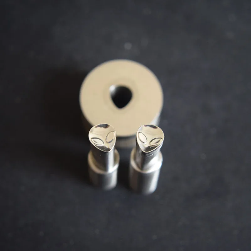 

Alien Milk Tablet Die 3D Punch Press Mold Candy Punching Die Custom Logo Calcium Tablet Punch Pill Press Manual Die