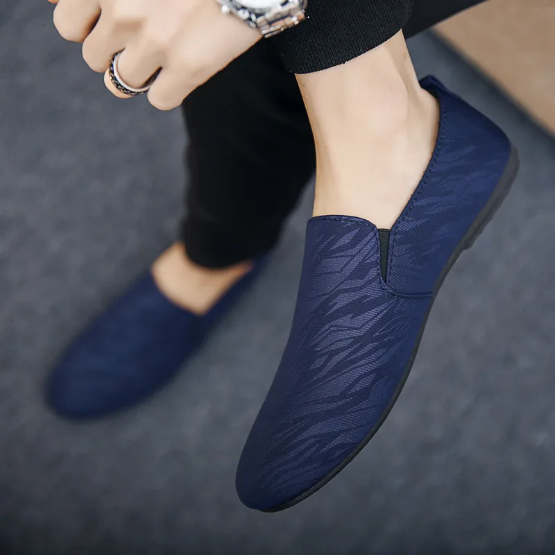 Spring New men's casual loafers shoes breathable light fabric fashion Shoes Men black gray blue flat with cheap shoes