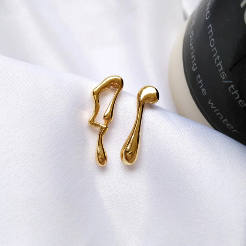 

WTLTC Statement Asymmetrical Stud Earrings for Women Trendy Irregular Post Studs Earrings Geometric Earrings Factory Wholesale