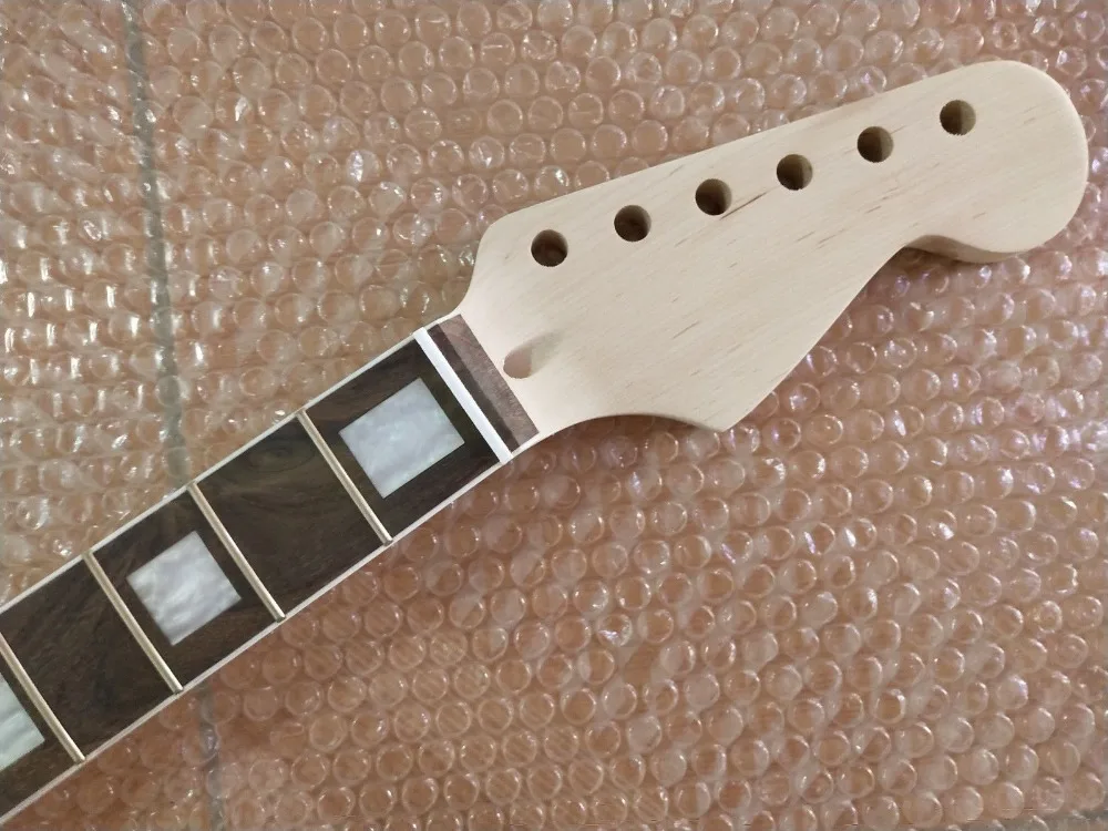 

1pcs Unfinished Electric Guitar Neck Maple Parts for ST style
