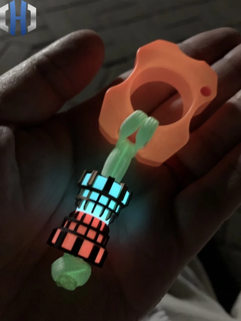 

Titanium Luminous Knife Pendant Iron Man Core Knife Pendant Mark 2 Ark Reaction Furnace Flashlight Umbrella Rope Knife Beads