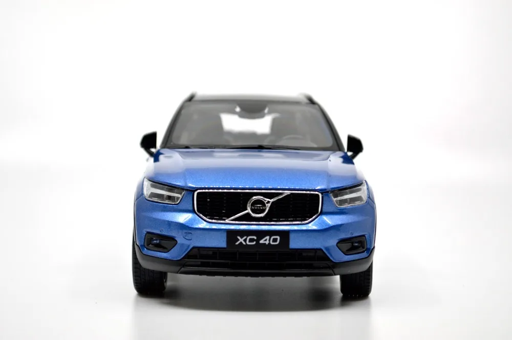 volvo-XC40_2018_bl_05