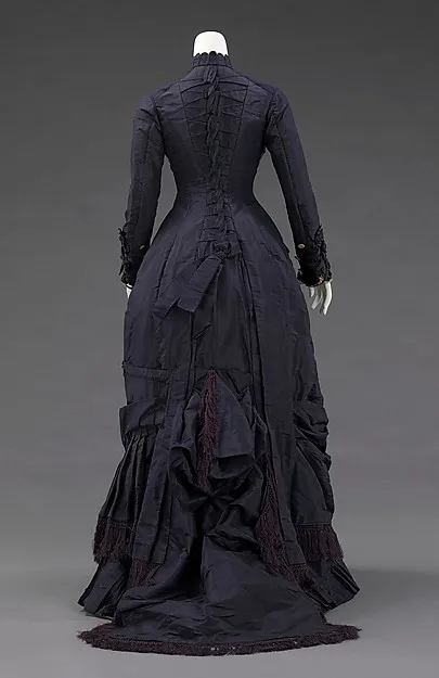 Викторианское платье 19-го века-1877 естественная форма викторианское Платье Суеты