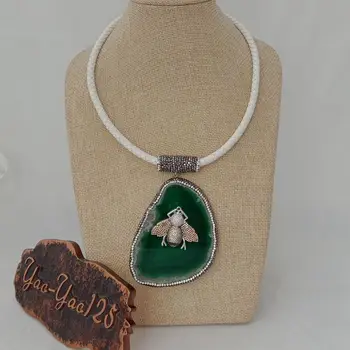 

N022924 18" White Leather Choker Necklace Green Gems CZ Pendant