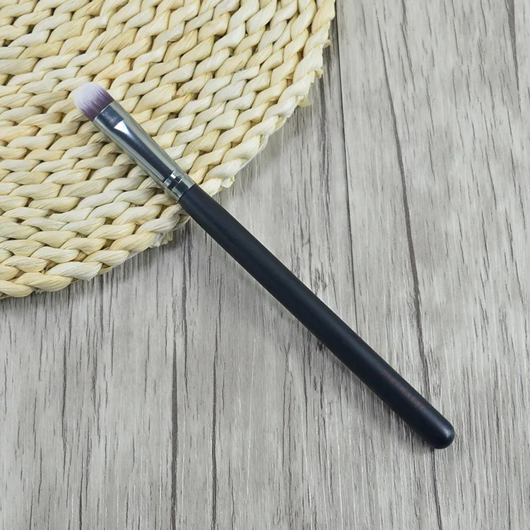 New Arrival Large Eye Shadow Brush Black Solid Wood Handle Nose Shadow