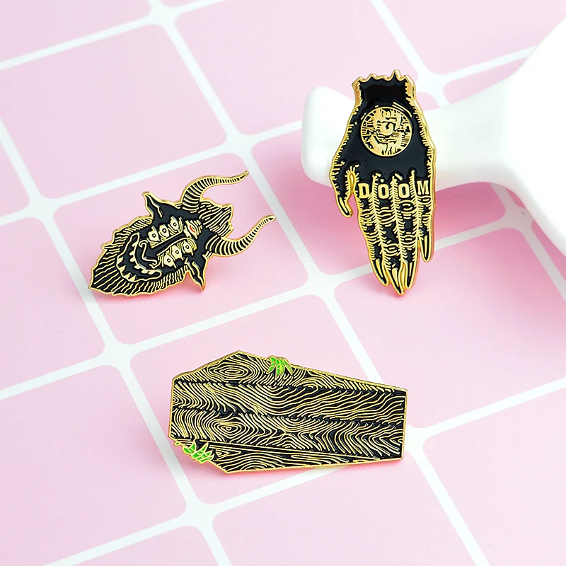 Pin Brosche Patch Anstecker Button Anstecknadel Patches Sarg Doom Teufel Gothic Pin Brosche Patch Anstecker Button Anstecknadel Patches Sarg Doom Teufel Gothic