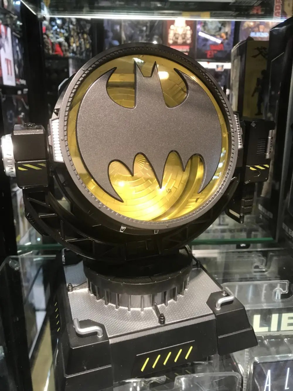 

Heroclub 1/6 Batman Mark Radium lamp Scene Accessory Action Figures Figure Collectible Model Toy
