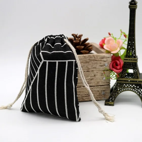 10pcs/lot Cute Linen Drawable Cotton Bags 9x12cm Handmade Travel Packaging Pouches Dry Small Cloth Jewelry Cotton Bags for Party - Цвет: black white line