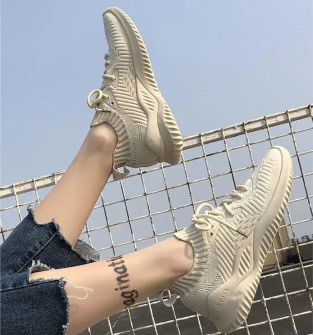 

2019 new Women Sneakers Flying weaving Vulcanized Shoes Sock Sneakers Women Summer Slip On Flat Shoes Women Loafers Walking Flat