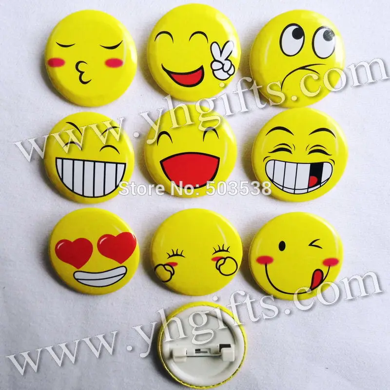 40PCS/LOT 3cm(1.2 inch) Mix yellow smile brooches Cloth pins Students reward Fashion button Team logo Goody bag.Cartoon badge | Игрушки и