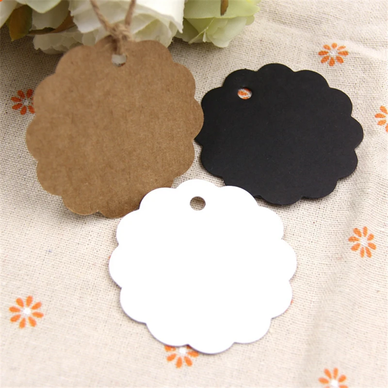 

100pcs Round Laciness Paper Tags Kraft Paper Card Tags Labels Diy Scrapbooking Crafts Hang Tags Christmas /Wedding Party Favors