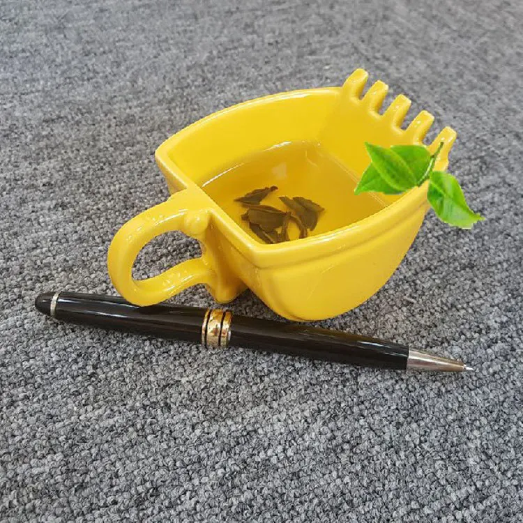 Creativity Excavator Mug Bucket Model Ceramics Mug Whiskey Ashtray Coffee Tea Cup Birthday Present Teacup Cigarette Holder