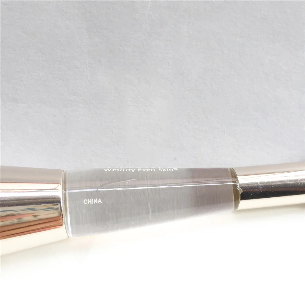 Trish McEvoy WET DRY EVEN SKIN FACE BRUSH _ 16