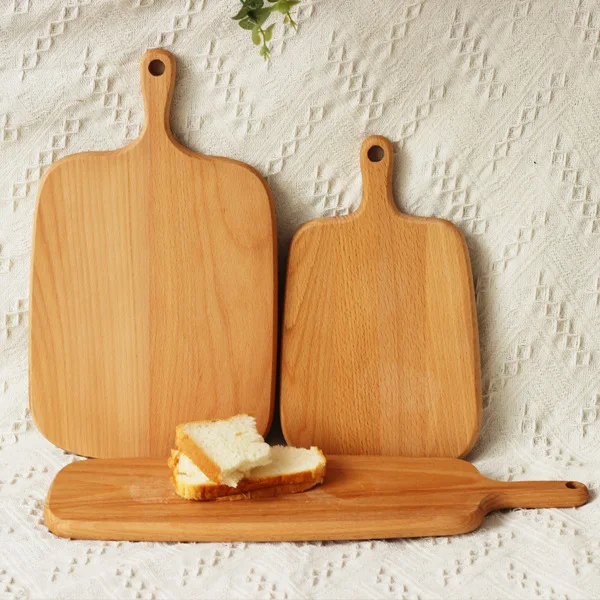 round wooden chopping board