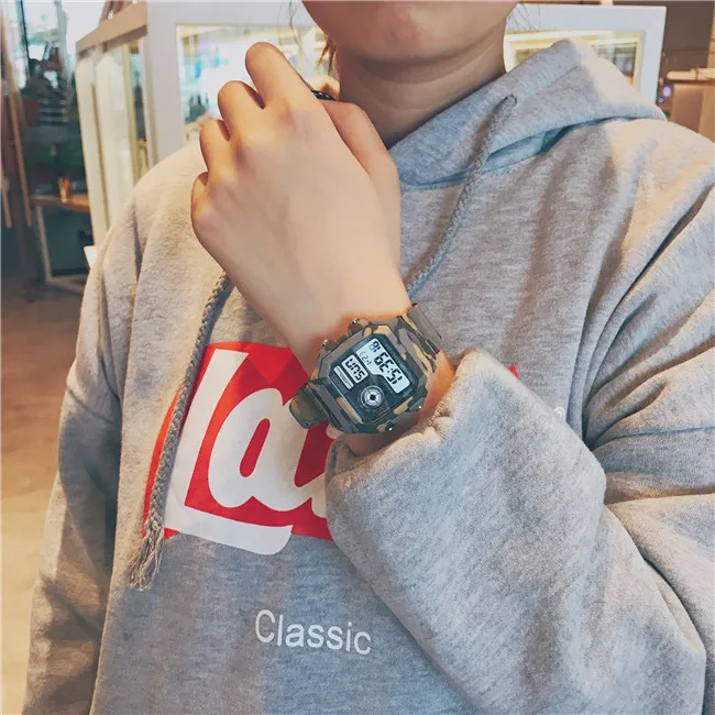 Для мужчин s часы лучший бренд класса люкс кварцевые наручные часы Мода Камуфляжный ремешок Спорт Викторианский стиль браслеты