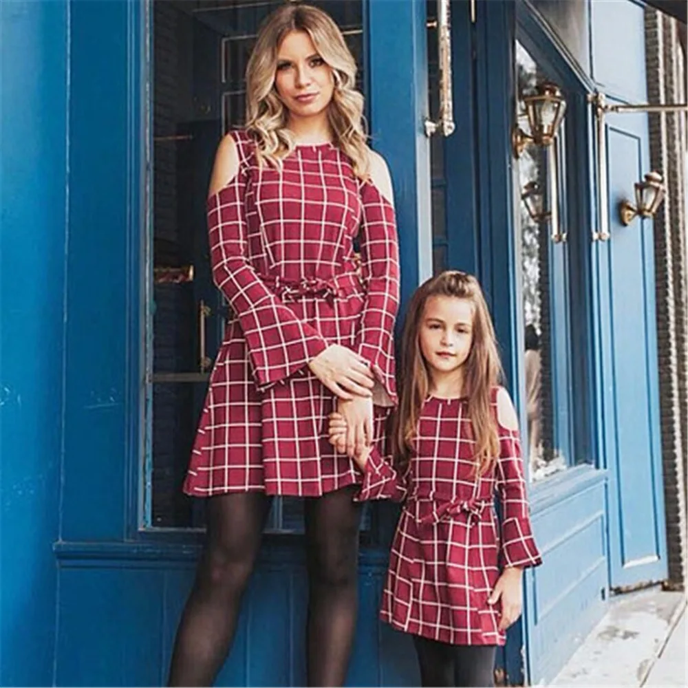 

Family Matching Outfits Clothes 2019 Dresses Mother and Daughter Dresse Long Sleeve Mom Mommy and Daughter Dresses Family Look