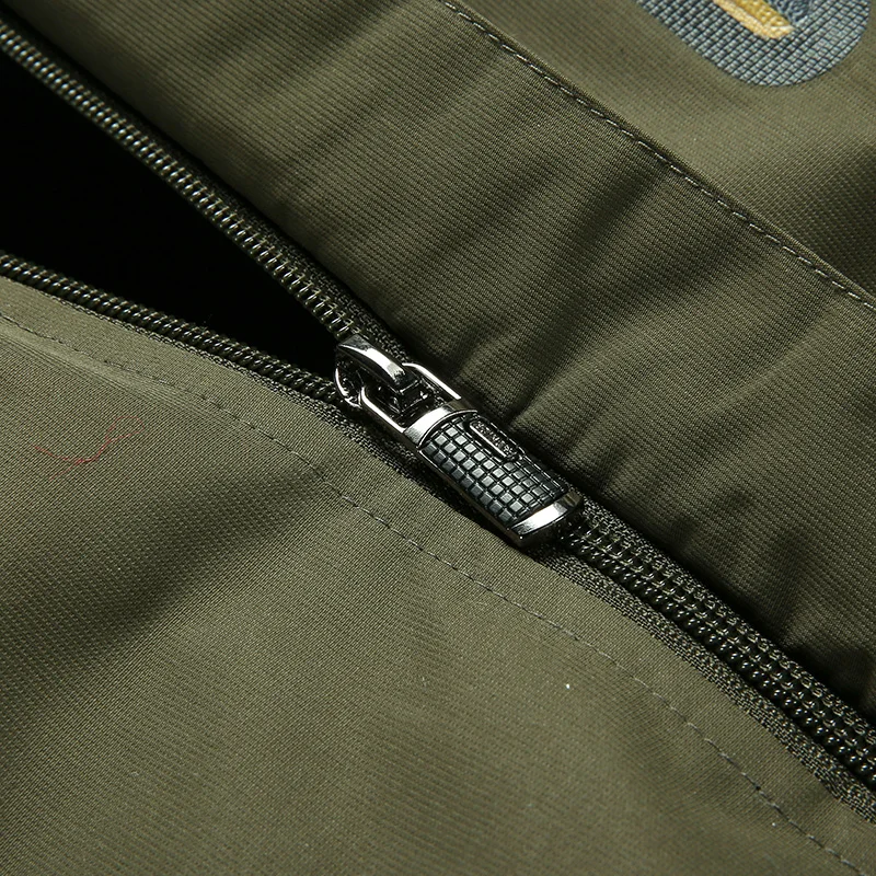 Men Outdoor Windbreaker (15)