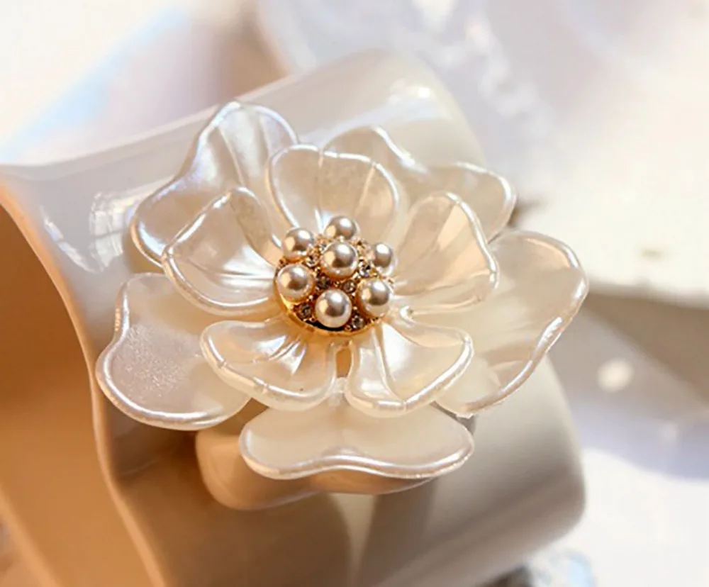 Rinhoo Camellia Flower Brooch Pins Plant Brooches For Women Dressing Decoration Fashion Beautiful Jewelry Modern Girl Gift