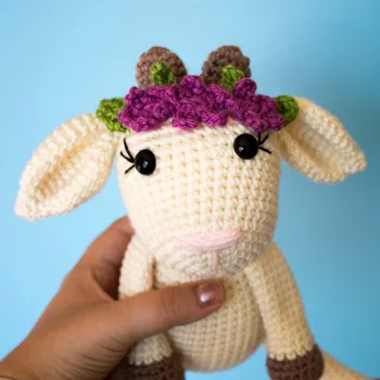 

crochet toys amigurumi little goat model number SQ007