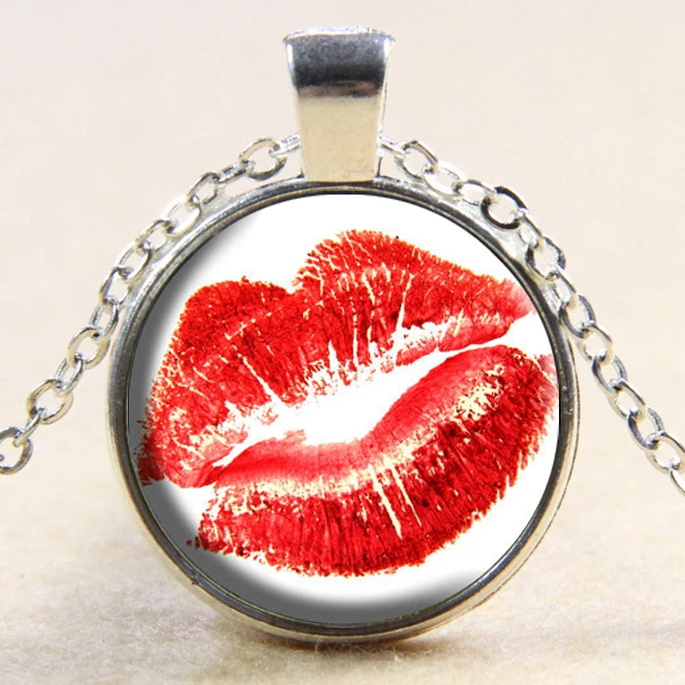 2018 NEW The Kiss, Kiss Pendant Jewelry, Lips Necklace Jewelry, Photo Jewelry Glass Pendant Gift