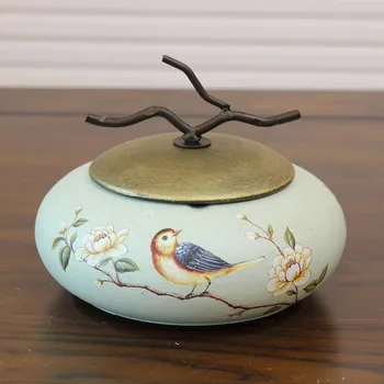 

Ceramic ashtray European retro with lid ashtray Little bird Coffee table decoration craft decoration creative decoration