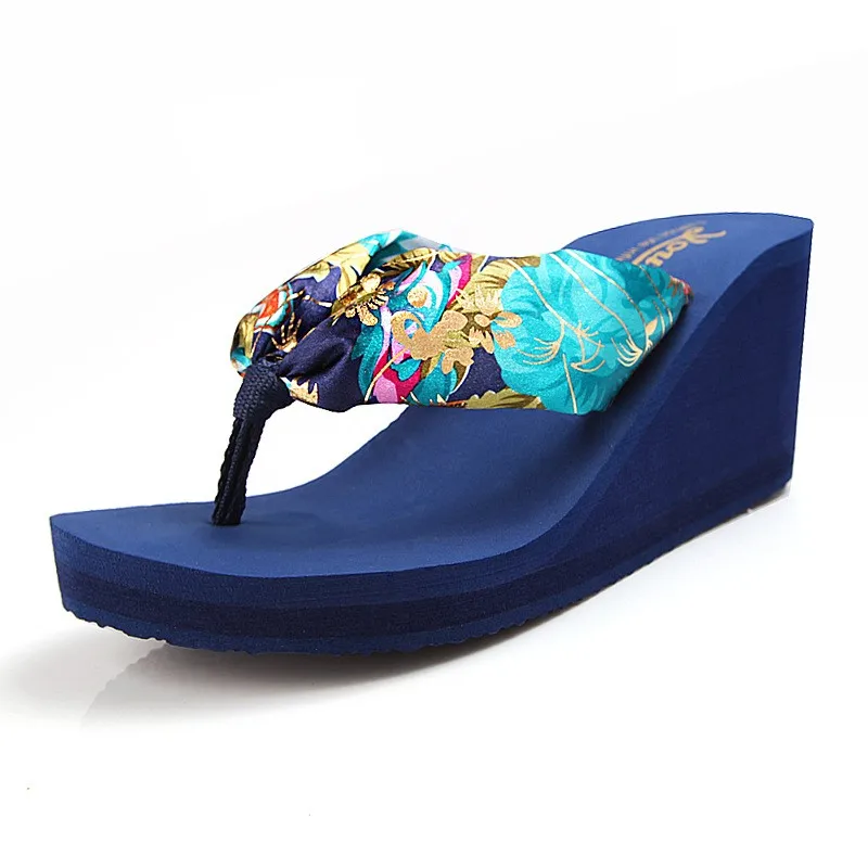 Летние женские шлепанцы; обувь на танкетке; пикантные босоножки на высоком каблуке; леопардовые Вьетнамки; женские шлепанцы пляжная обувь; zapatos mujer