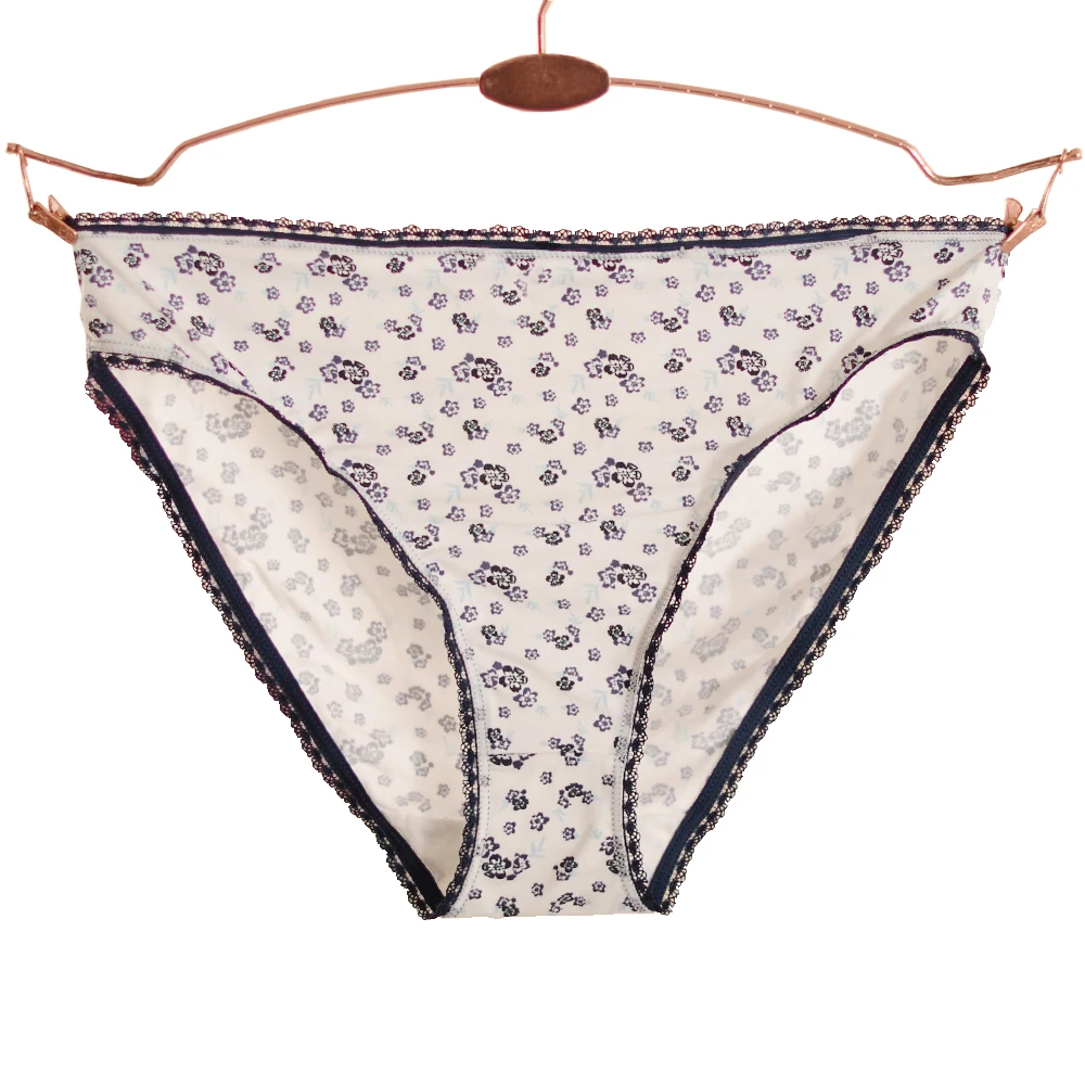 

Women's Mid-Rise Panties Floral Pattern Briefs Lace Decorated Smooth Underwear For Girls