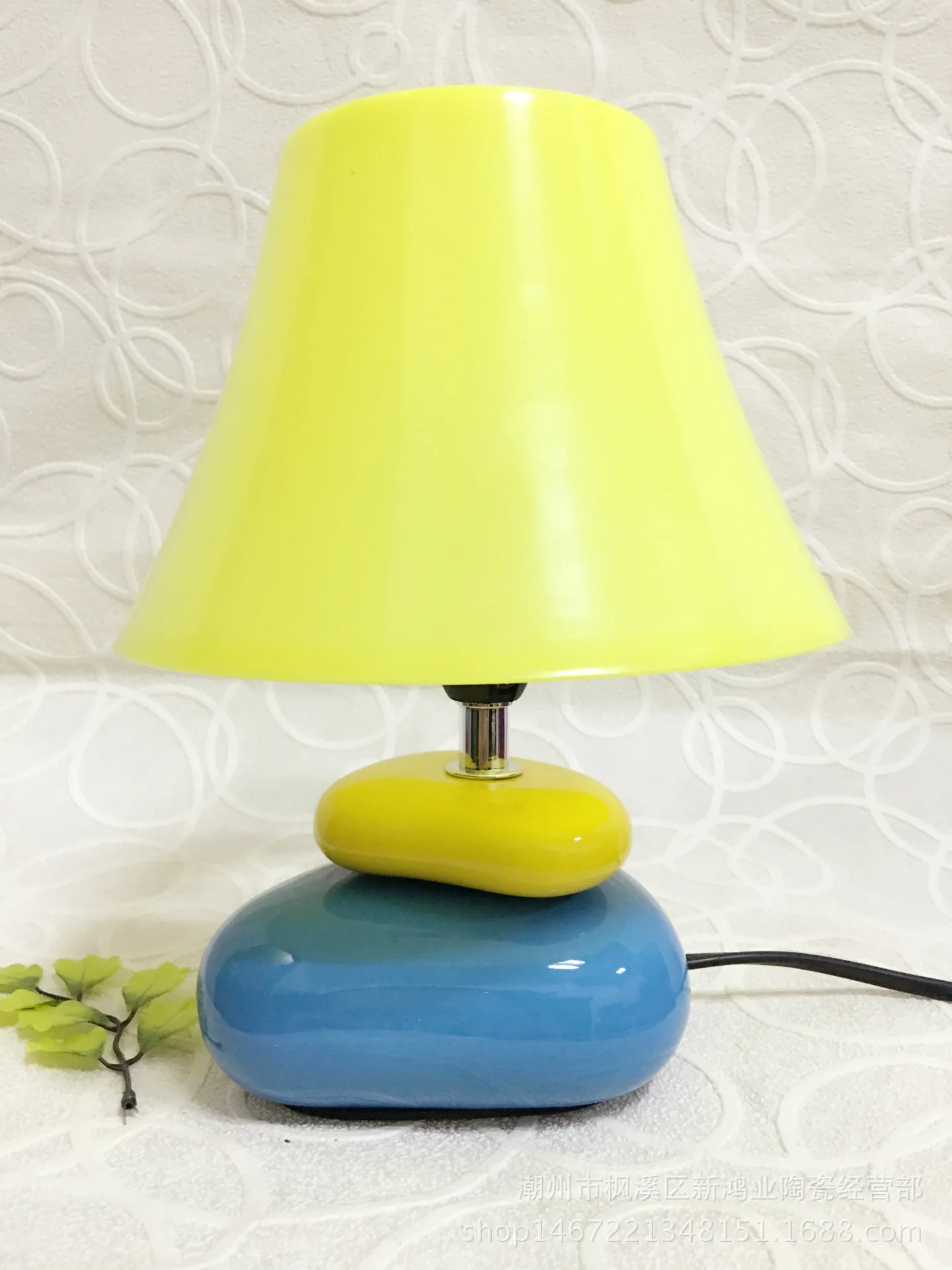 

TUDA 18X23cm Free Shipping Yellow Lampshade Table Lamp Creative Colorful Stone Shaped Ceramic Table Lamp Home Decor Table Lamp