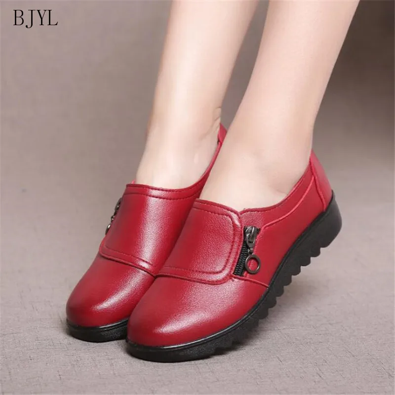 

BJYL 2019 spring Autumn Women's Shoes Fashion Casual Women Leather Shoes Ladies Slip On Comfortable Plus Size Work shoes B179