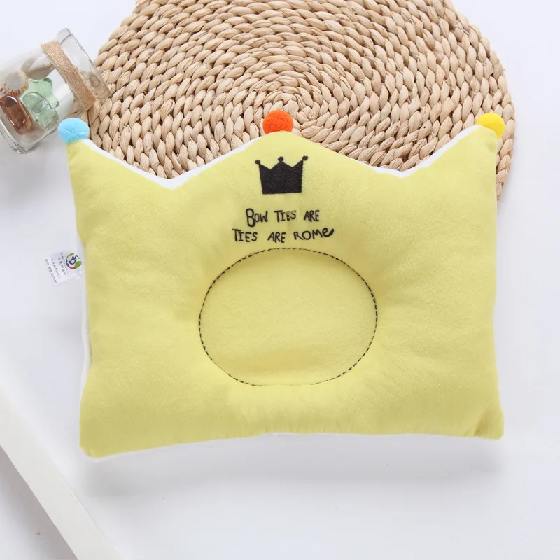 Crown Shape Baby Head Shaping Pillow Newborn Prevent Flat Head Cushion Cotton Baby Pillow For Bed Infant Head Protector Cushion - Цвет: yellow