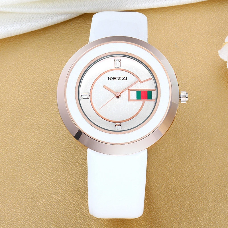 

The fashion market new women's belt quartz watch waterproof watch retro business casual relogio k642