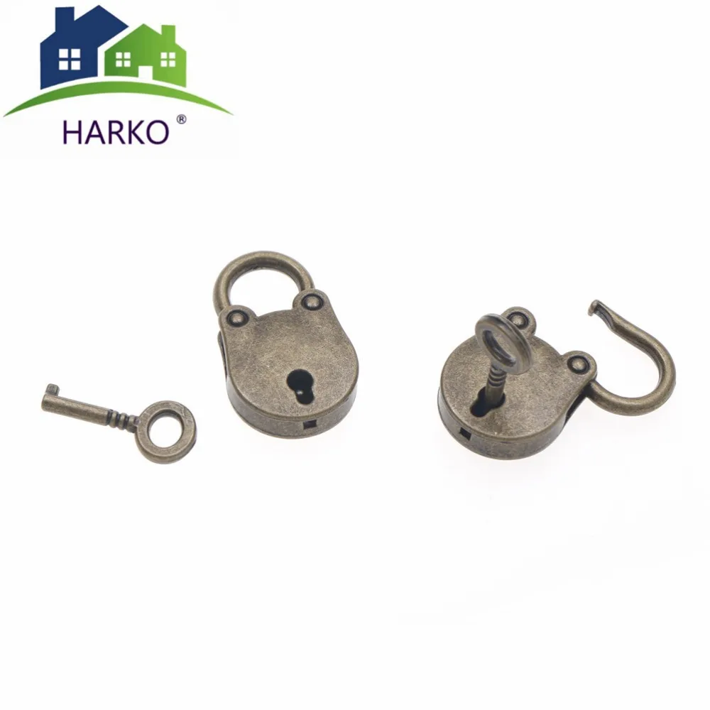 

1PCS Little bear Mini Padlock Metal Old Vintage Style Small Luggage Box Key Lock Copper Color Home Usage Hardware Decoration