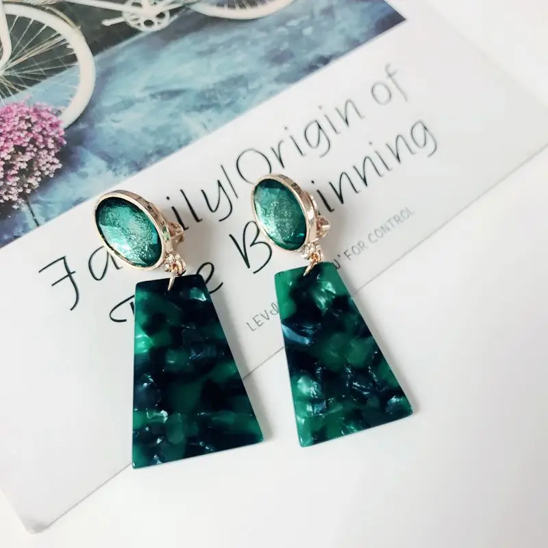 Free Shipping New Design Geometric Resin Yellow Green Lightweight Sweet Clip Earring